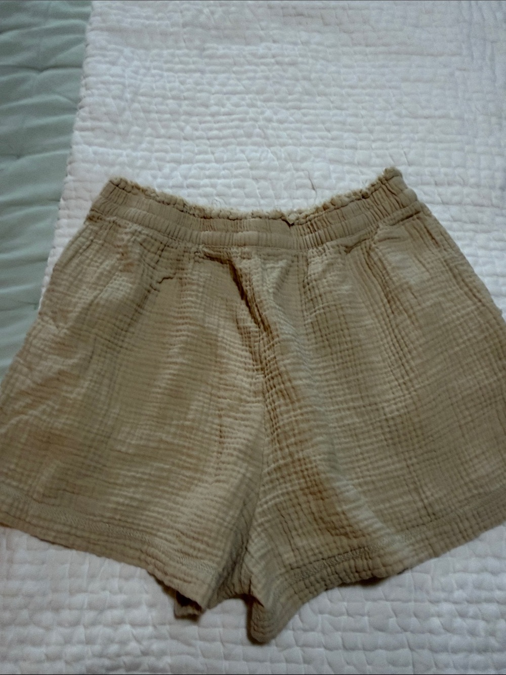 Aerie Pool to Party Women’s Lightweight Gauze Shorts in Beige - Picture 2 of 3